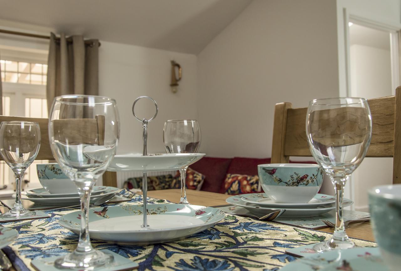 The Three Gables Apartment Стратфорд на Ейвън Екстериор снимка