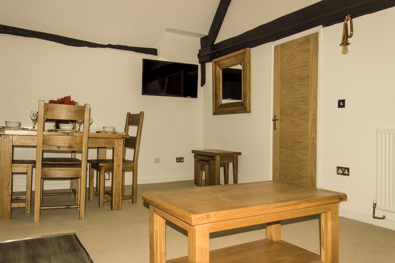 The Three Gables Apartment Стратфорд на Ейвън Екстериор снимка