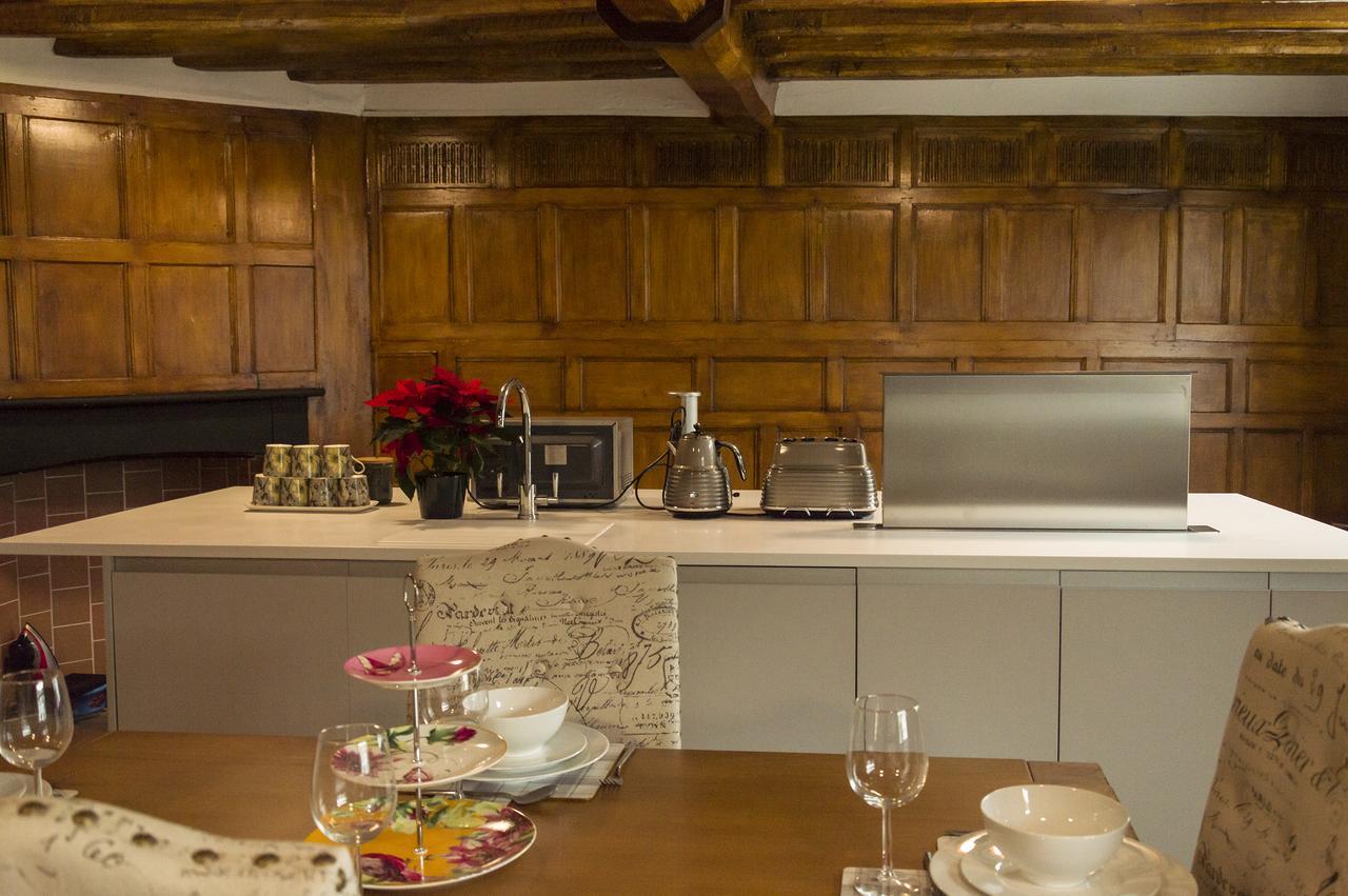 The Three Gables Apartment Стратфорд на Ейвън Екстериор снимка