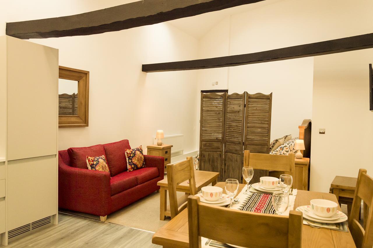 The Three Gables Apartment Стратфорд на Ейвън Екстериор снимка