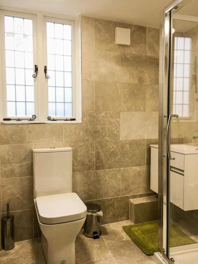 The Three Gables Apartment Стратфорд на Ейвън Екстериор снимка