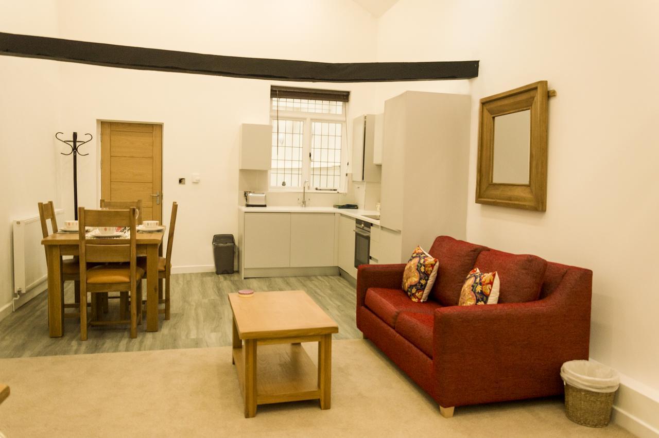 The Three Gables Apartment Стратфорд на Ейвън Екстериор снимка