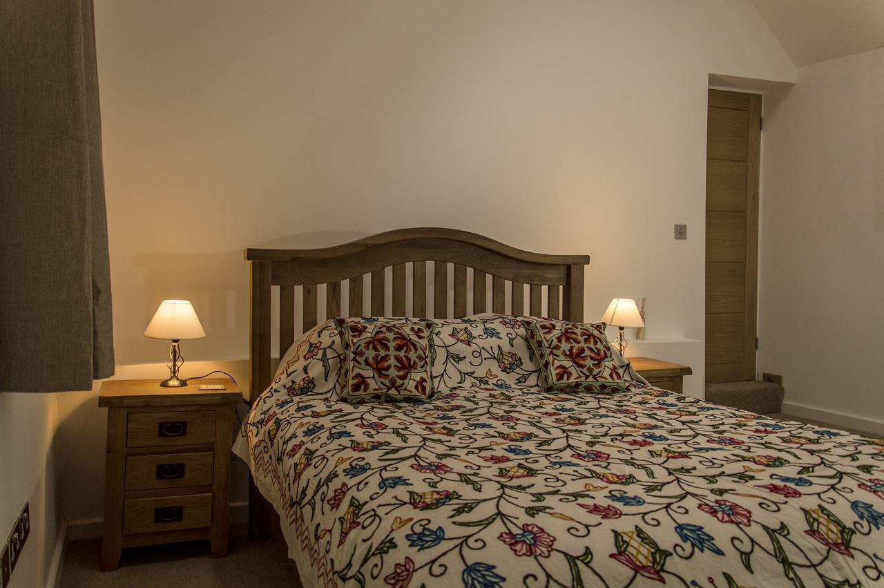The Three Gables Apartment Стратфорд на Ейвън Екстериор снимка