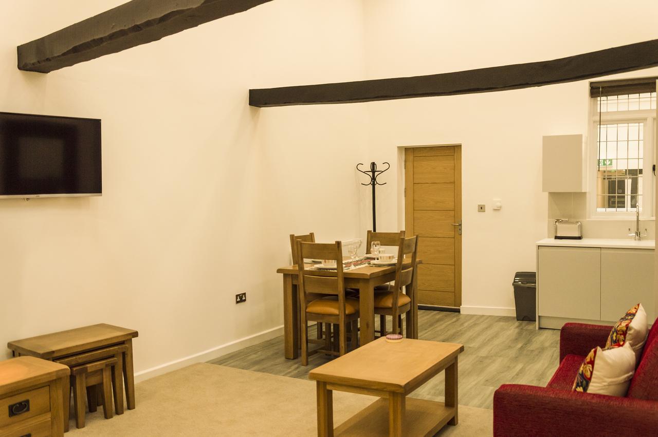 The Three Gables Apartment Стратфорд на Ейвън Екстериор снимка
