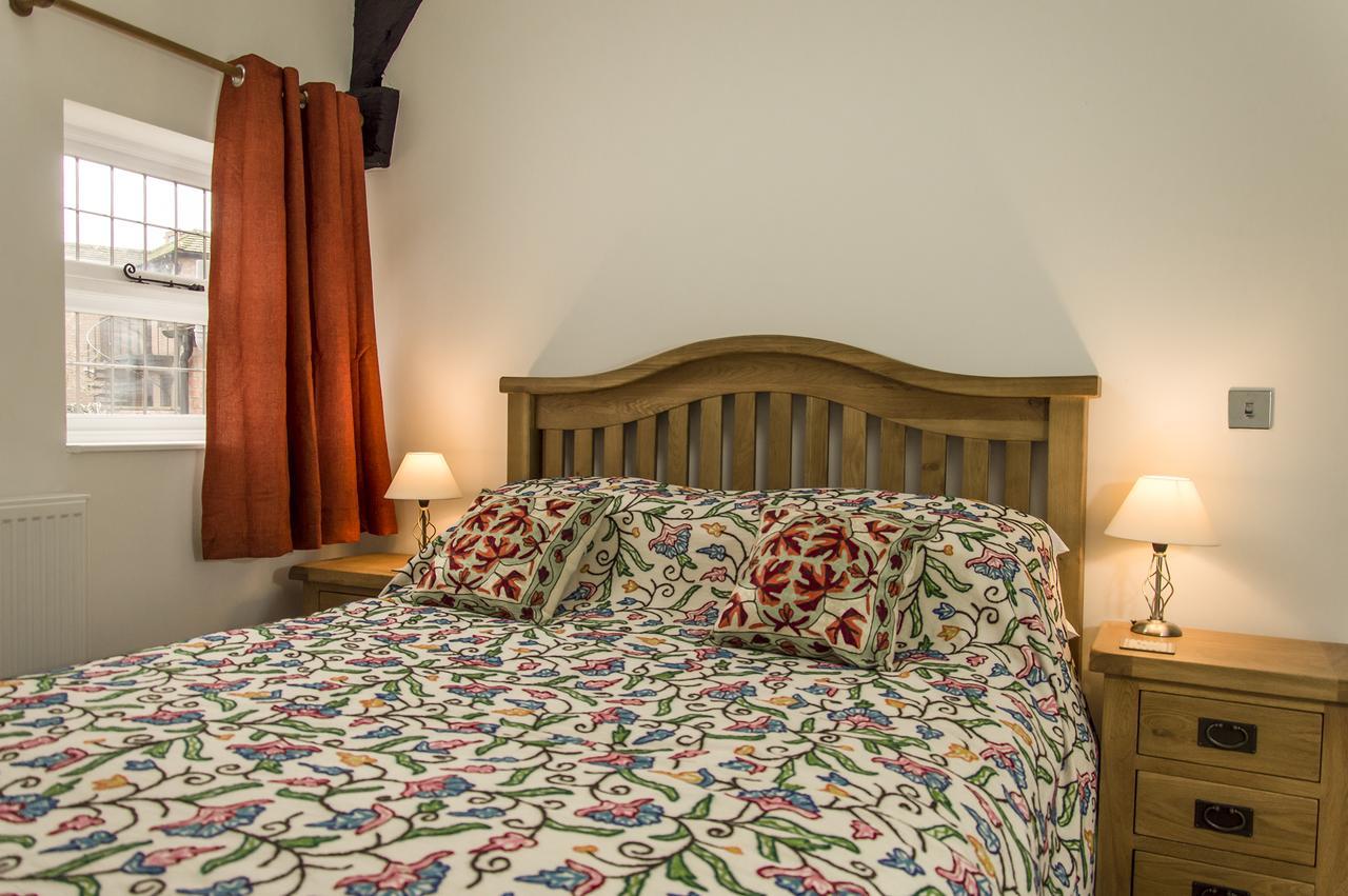 The Three Gables Apartment Стратфорд на Ейвън Екстериор снимка